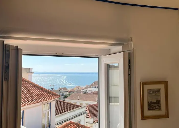 Sao Vicente IV - Eco-Flat With French Balcony & View