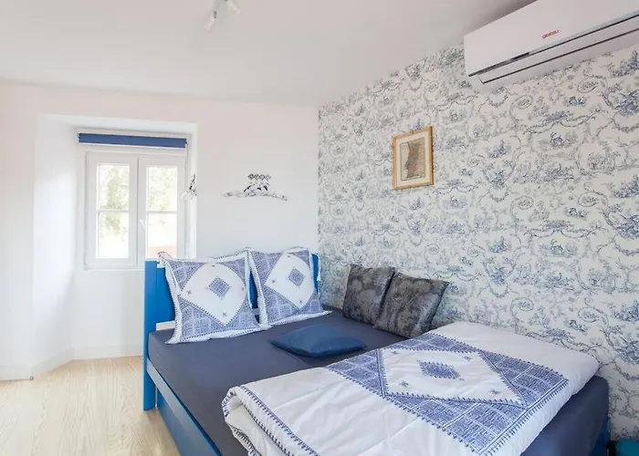 Sao Vicente IV - Eco-Flat With French Balcony & View