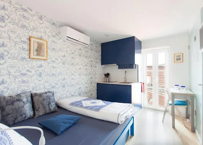 Sao Vicente IV - Eco-Flat With French Balcony & View